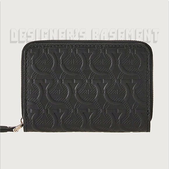 SALVATORE FERRAGAMO black Leather ID window GANCINI Embossed zip around wallet - Picture 4 of 6